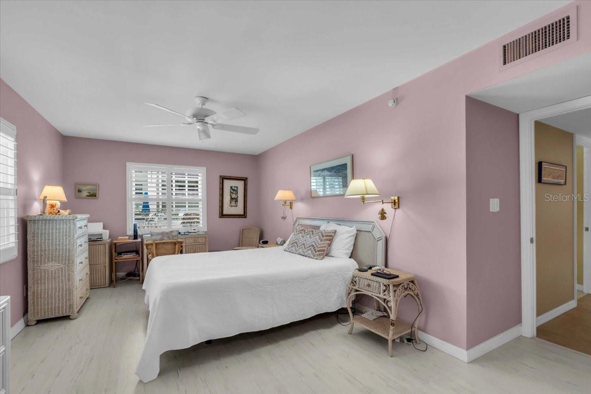VENICE BEACH APTS SEC 1 - Residential