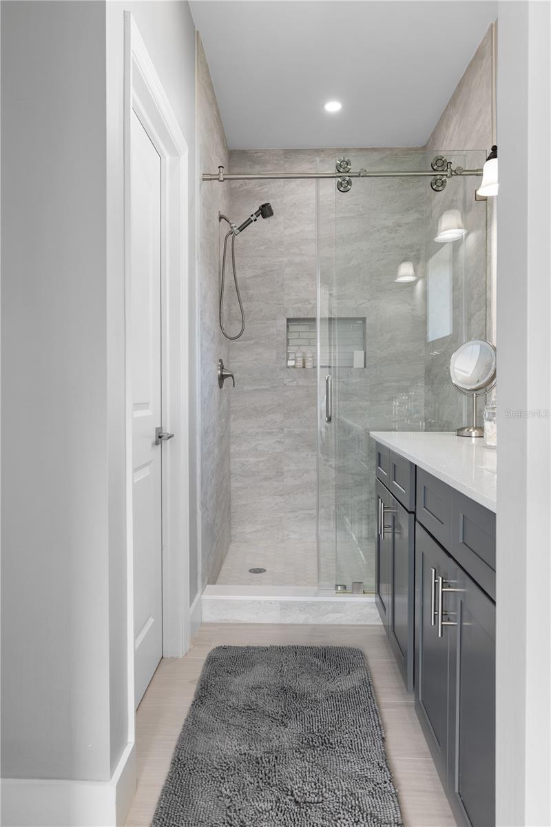 PLANTATION ISLAND - Residential