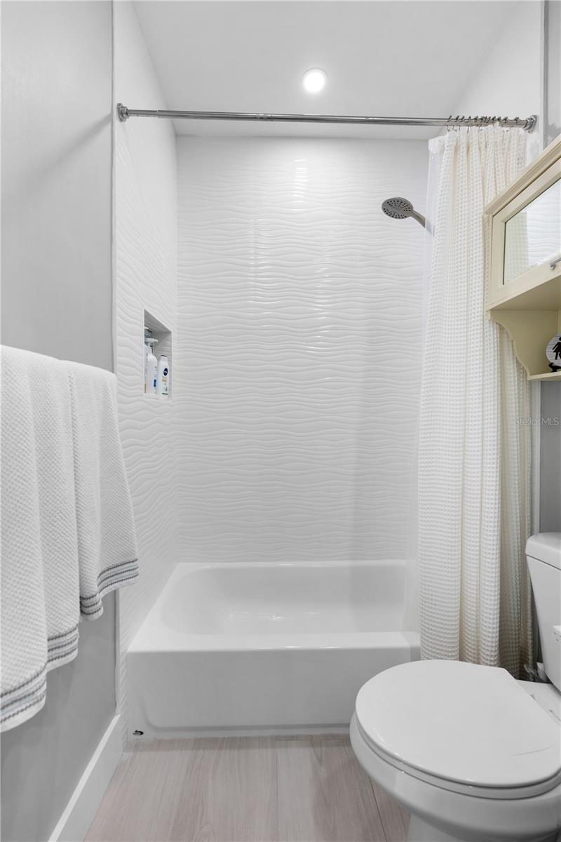 PLANTATION ISLAND - Residential