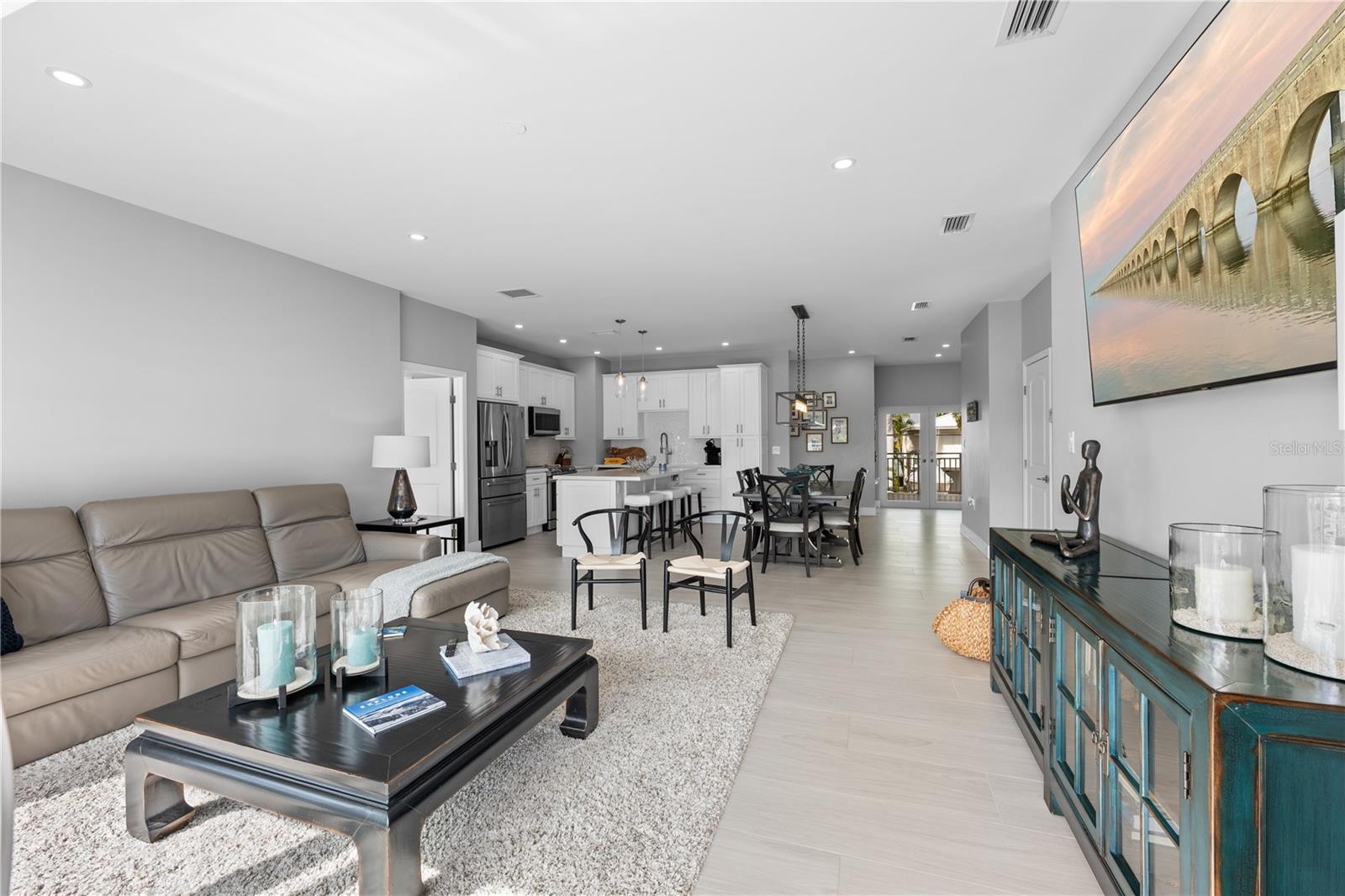 PLANTATION ISLAND - Residential