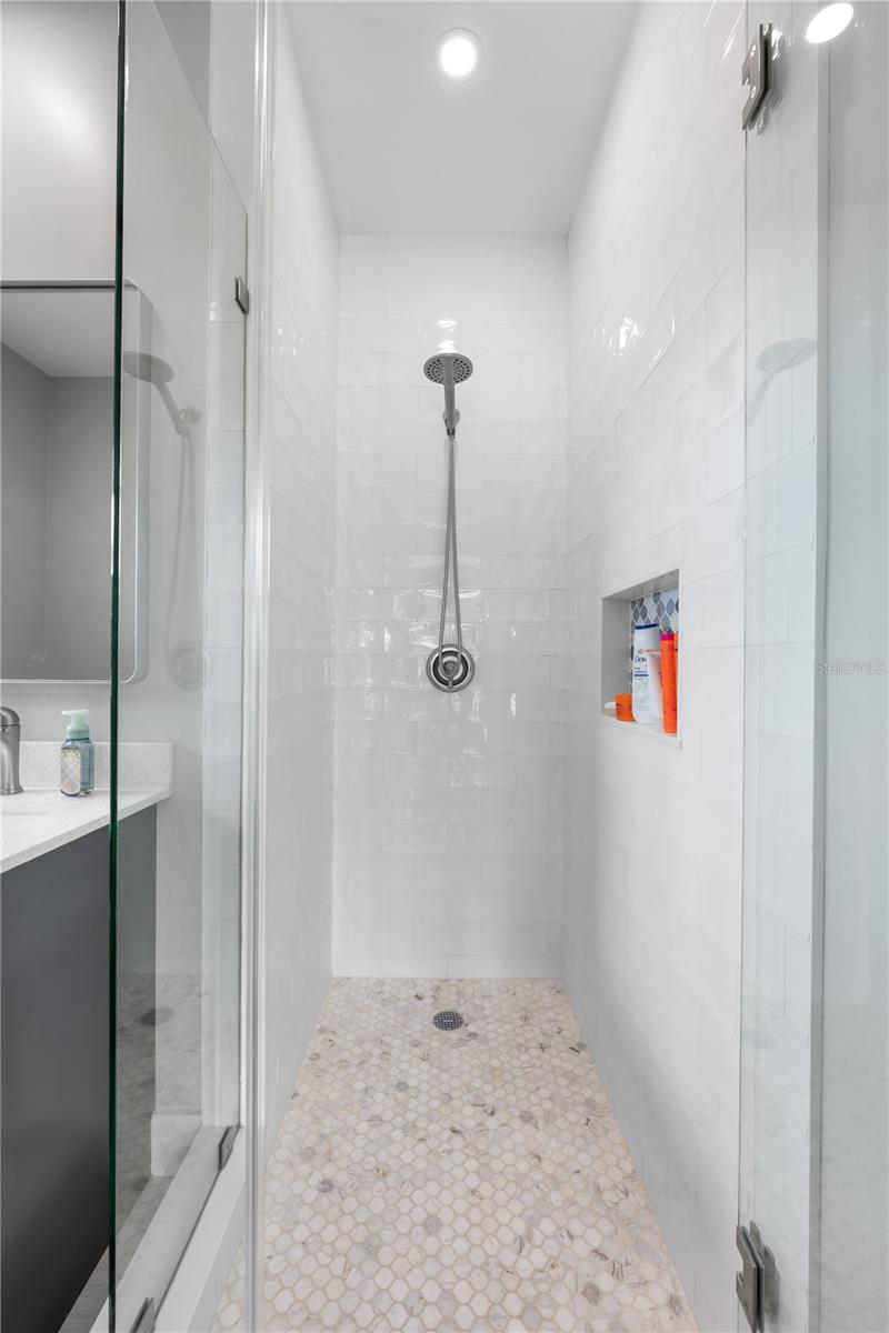 PLANTATION ISLAND - Residential