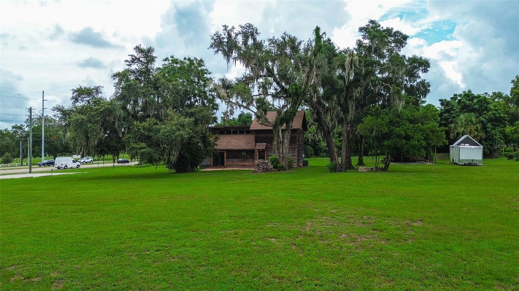 Photo of 11700 Valley Road, Dade City, FL 33525 (MLS # TB8534780)