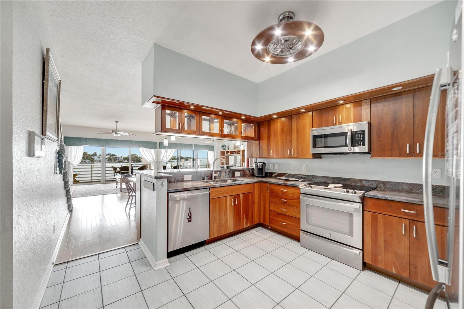 Photo 8 of 60 of 4629 MIRABELLA COURT townhome