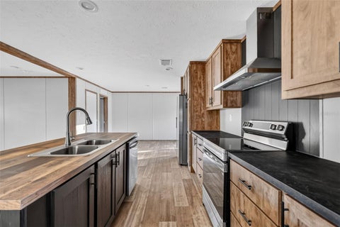 Tiny photo for 170 NE 138th Avenue, Williston, FL 32696 (MLS # OM734530)