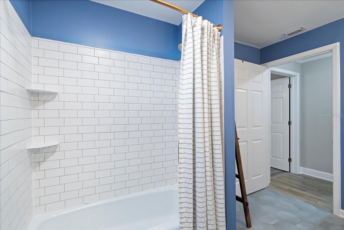 RIDGEWOOD GROVES - Residential