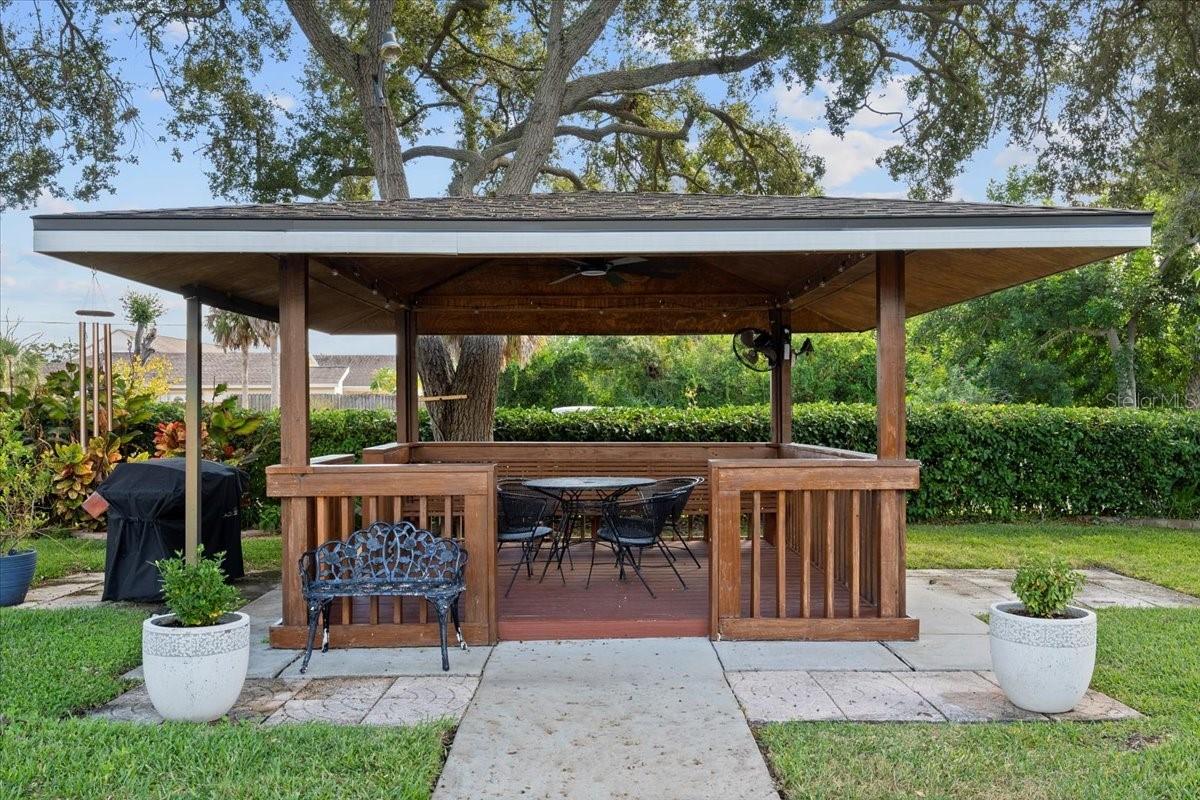 RIDGEWOOD GROVES - Residential