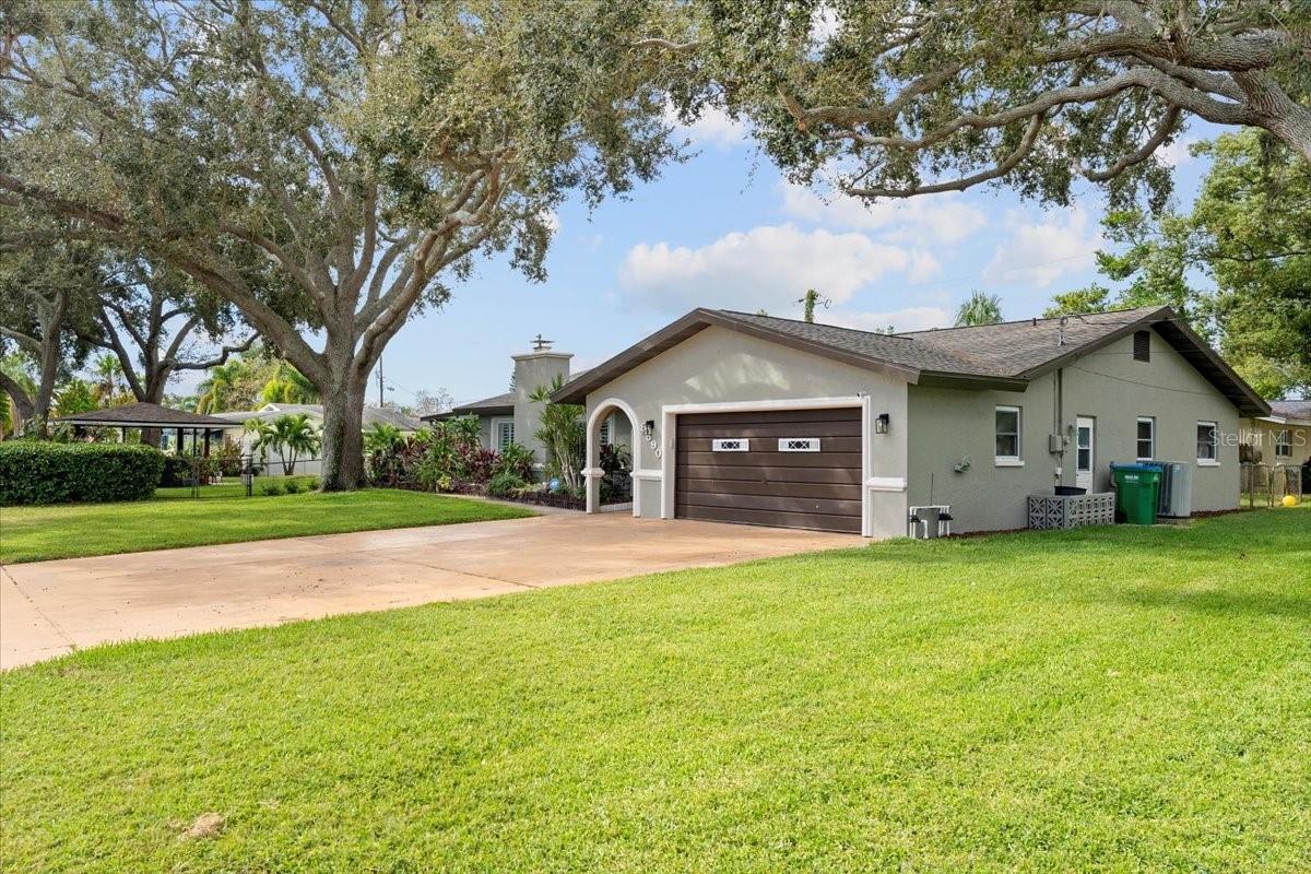 RIDGEWOOD GROVES - Residential