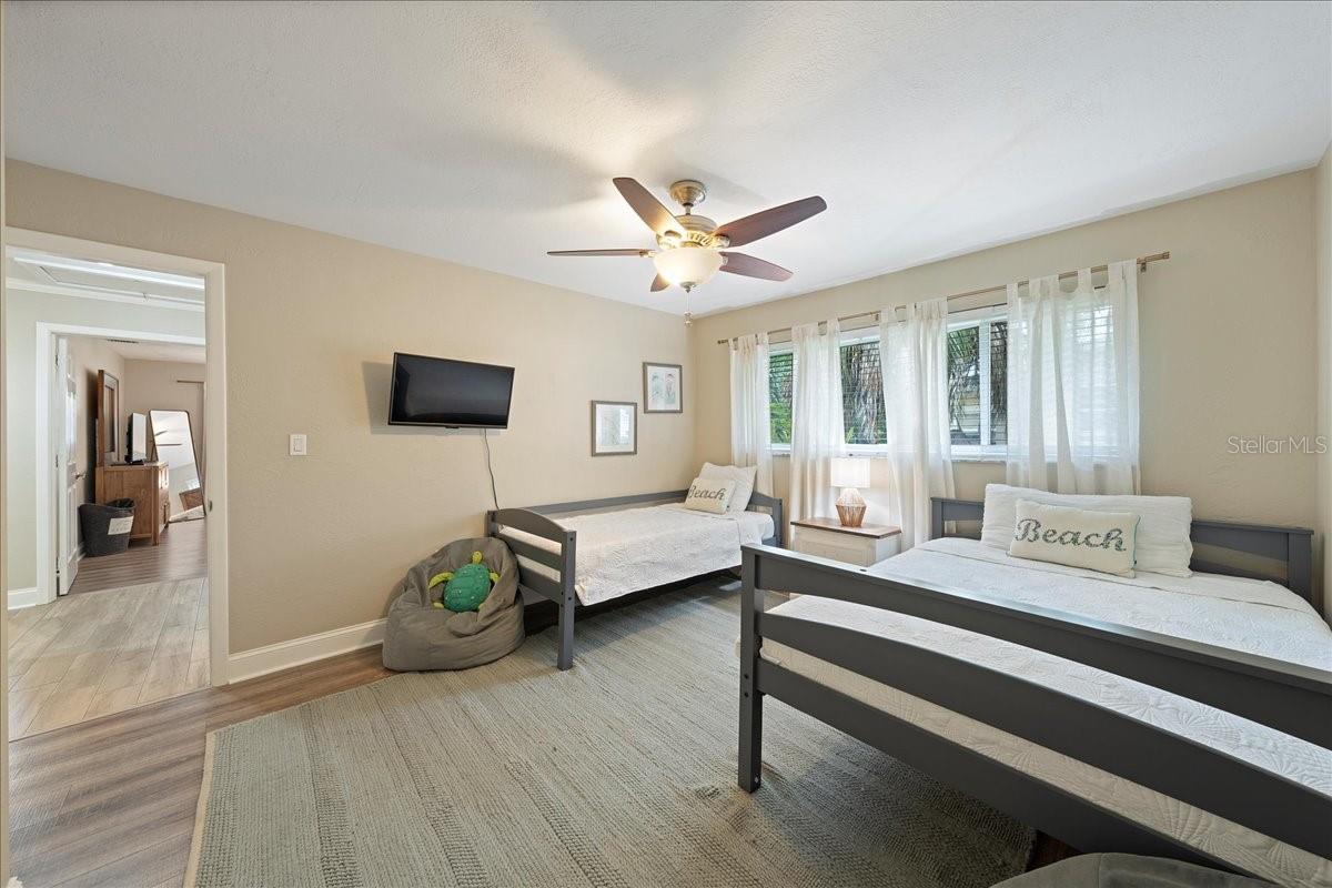 RIDGEWOOD GROVES - Residential