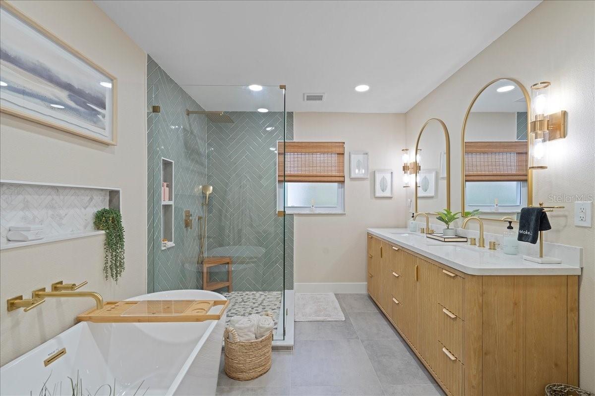 RIDGEWOOD GROVES - Residential