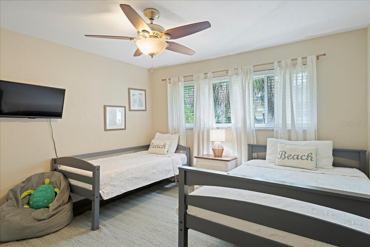 RIDGEWOOD GROVES - Residential