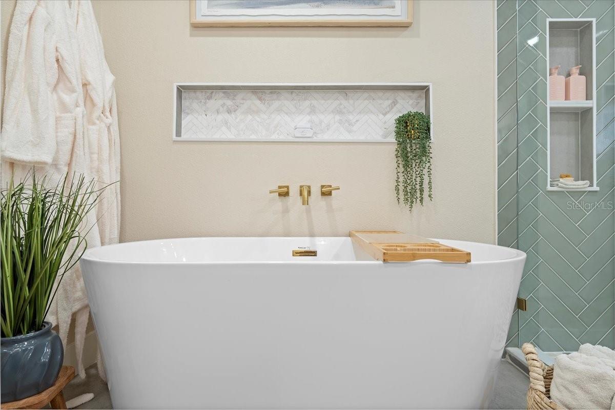 RIDGEWOOD GROVES - Residential