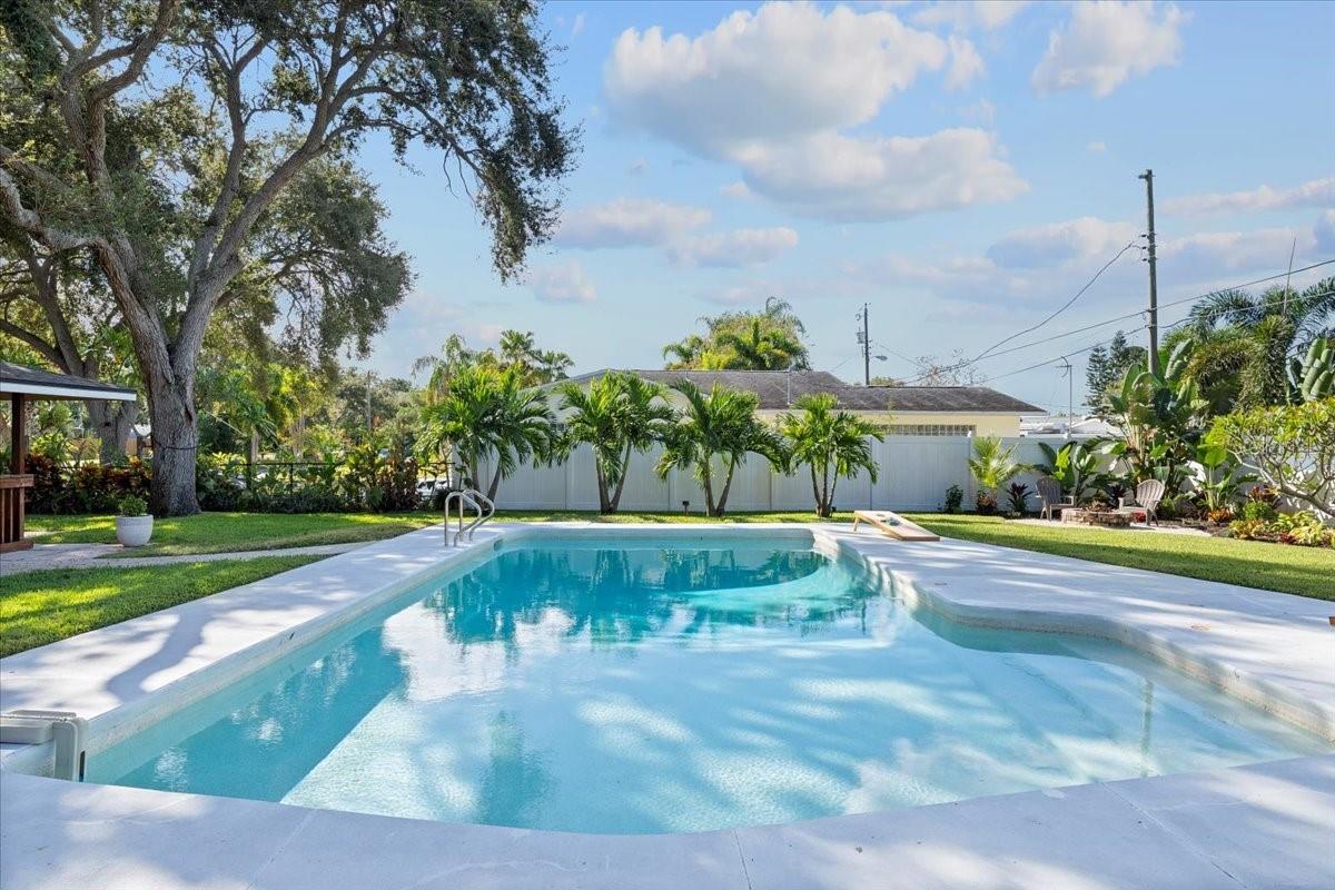 RIDGEWOOD GROVES - Residential