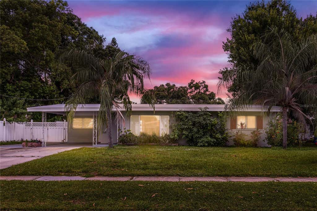 Photo of 6518 Walton Way, Tampa, FL 33610 (MLS # TB8531732)