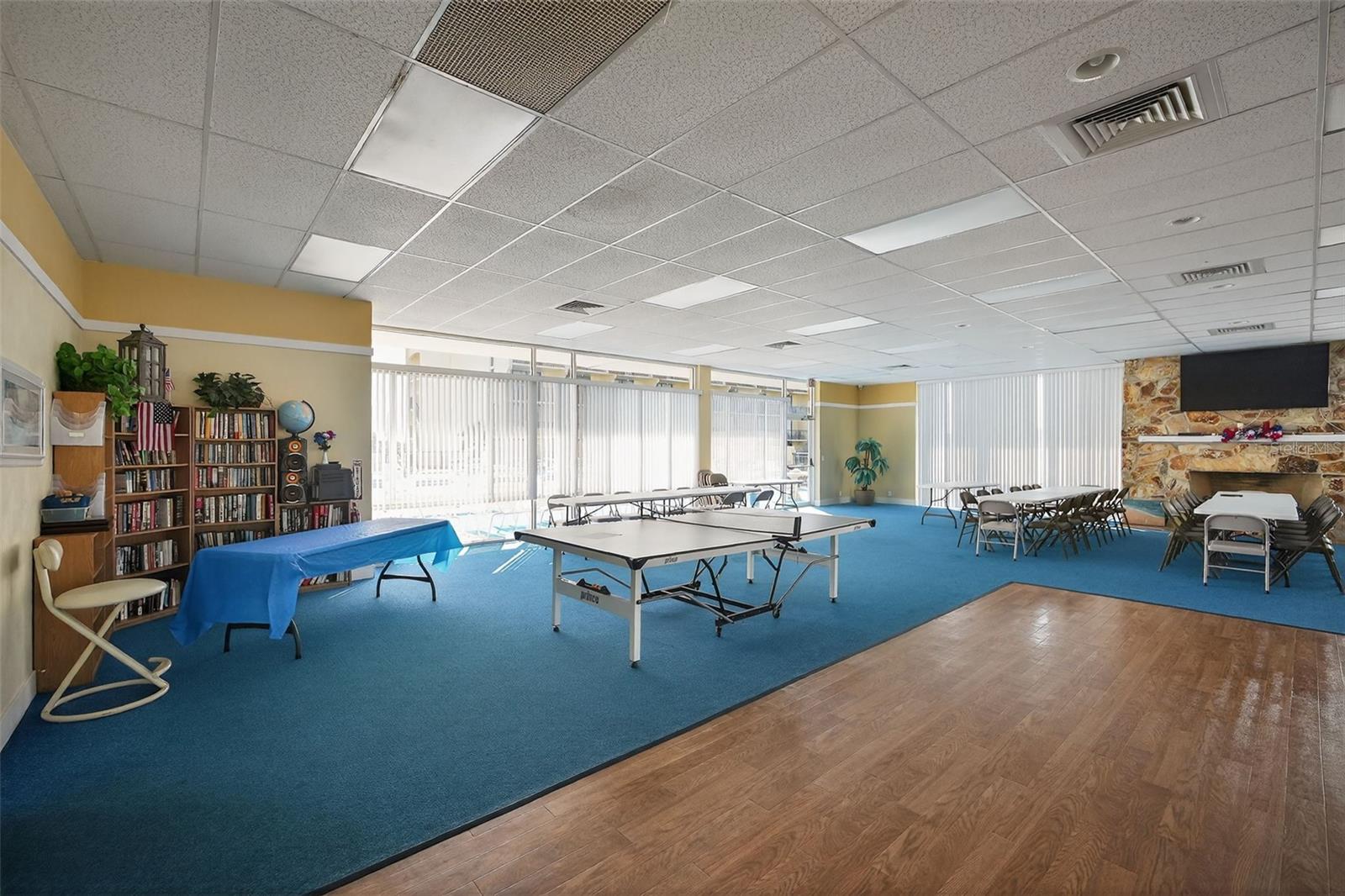 VANTAGE POINTE POOL & RACQUET CLUB CONDO - Residential