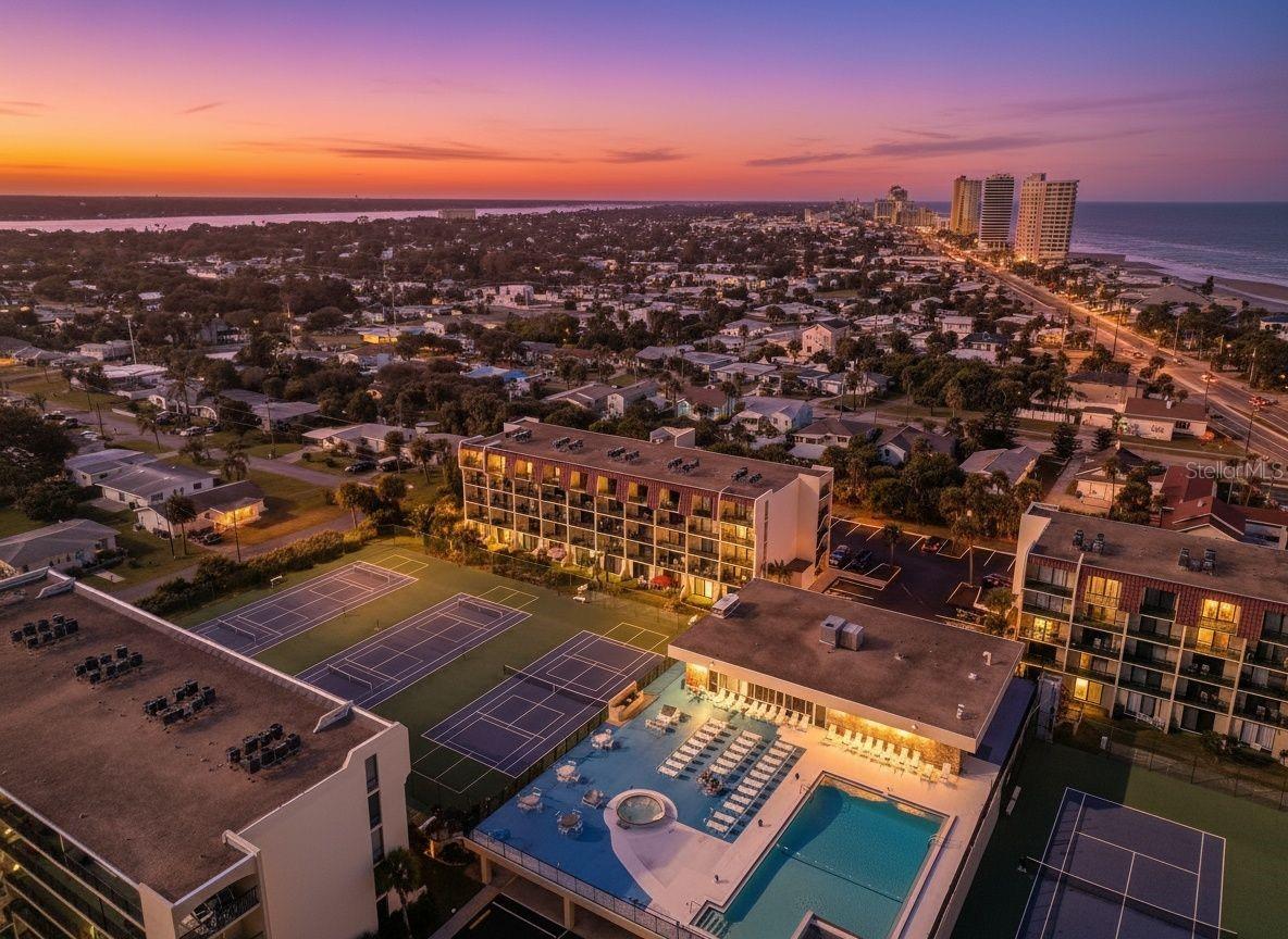 VANTAGE POINTE POOL & RACQUET CLUB CONDO - Residential