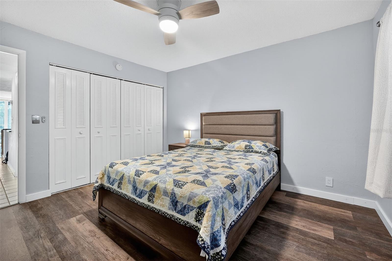 VANTAGE POINTE POOL & RACQUET CLUB CONDO - Residential