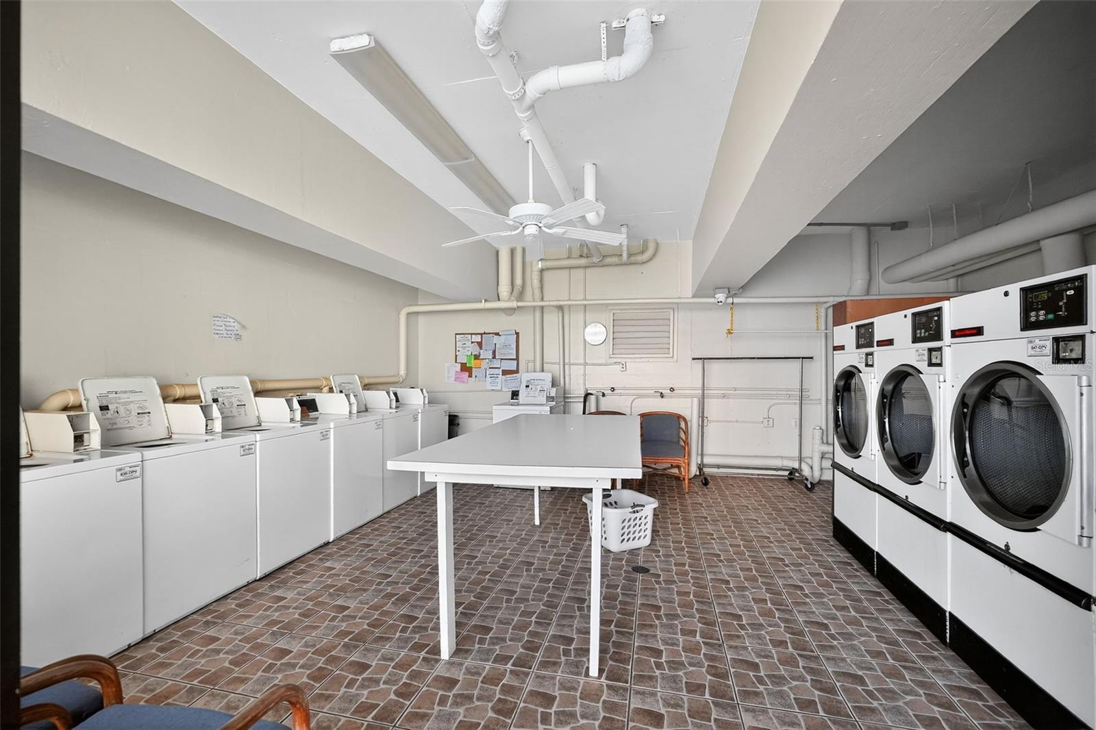 VANTAGE POINTE POOL & RACQUET CLUB CONDO - Residential