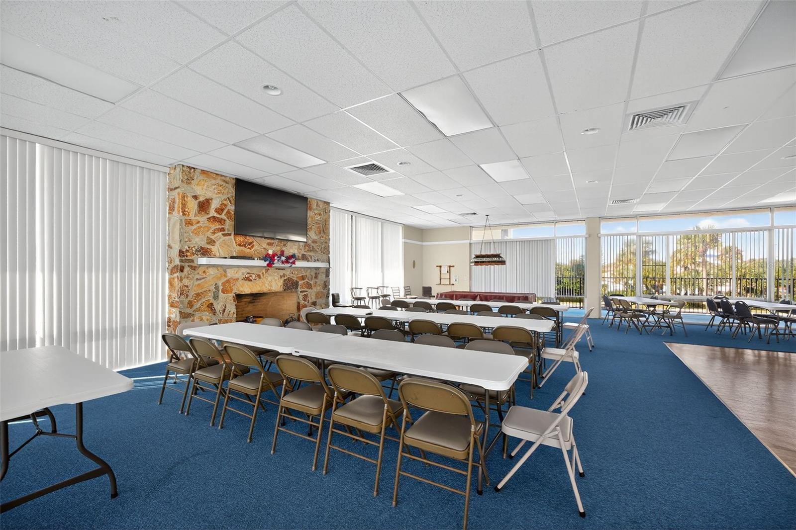 VANTAGE POINTE POOL & RACQUET CLUB CONDO - Residential