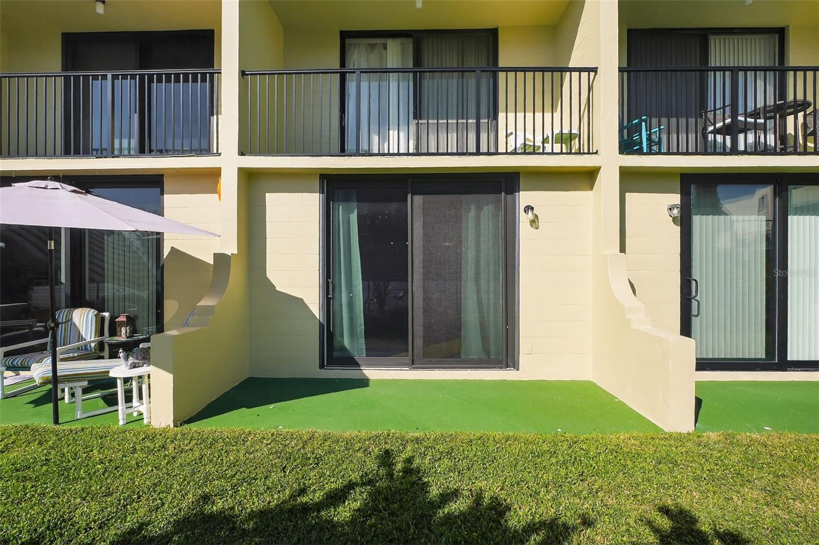 VANTAGE POINTE POOL & RACQUET CLUB CONDO - Residential