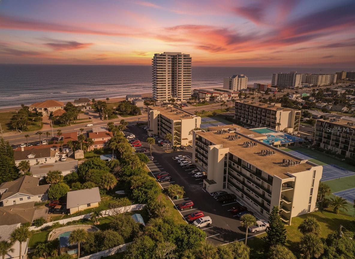 VANTAGE POINTE POOL & RACQUET CLUB CONDO - Residential