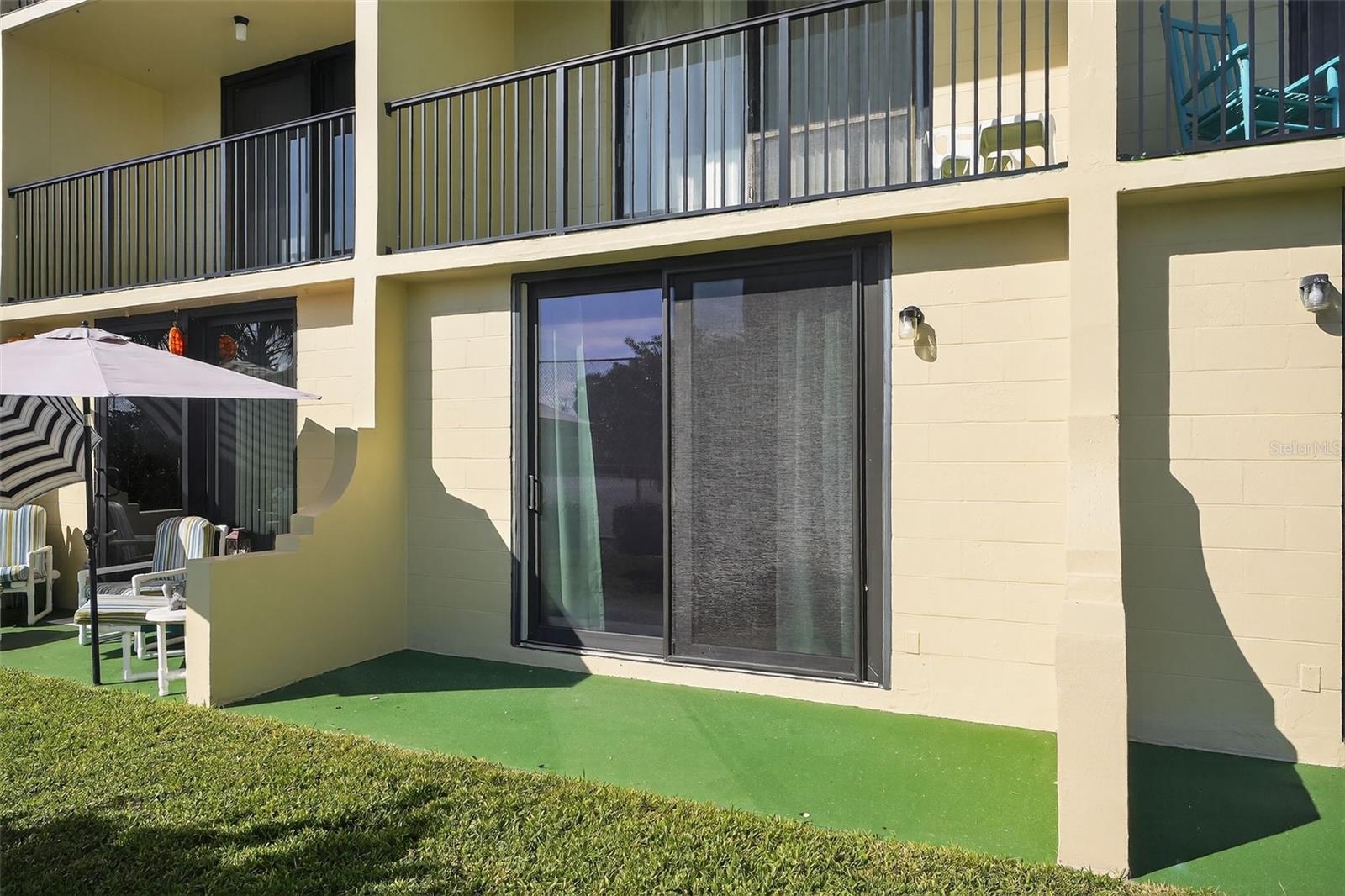 VANTAGE POINTE POOL & RACQUET CLUB CONDO - Residential