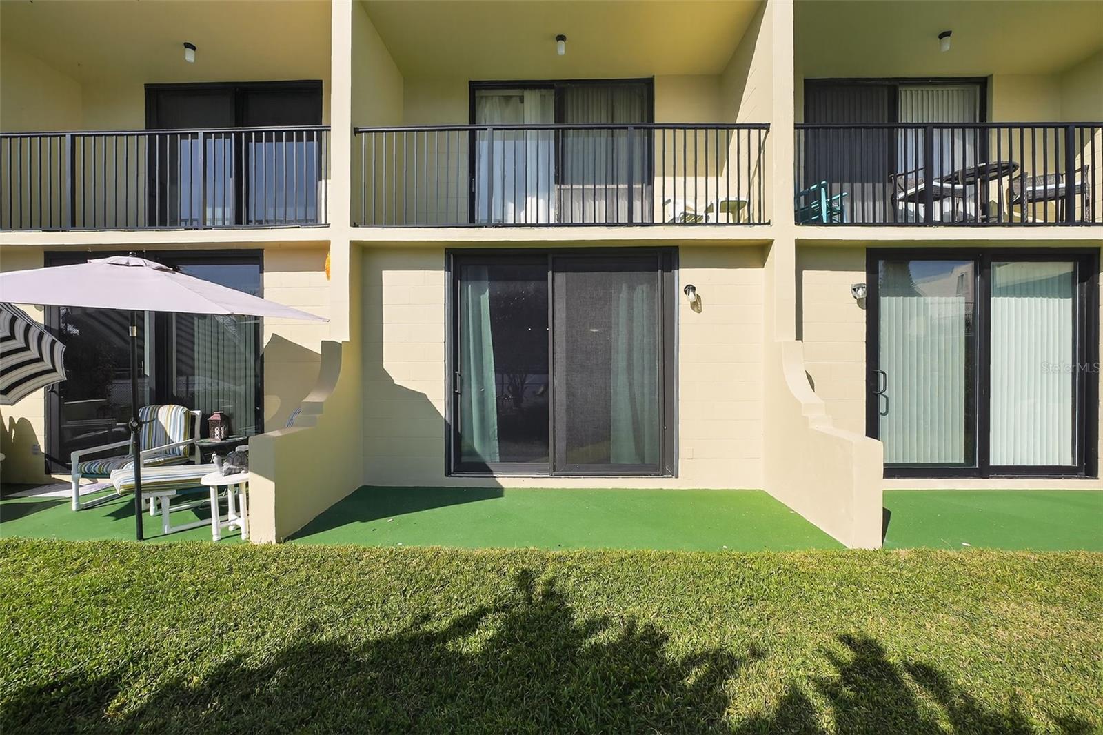 VANTAGE POINTE POOL & RACQUET CLUB CONDO - Residential