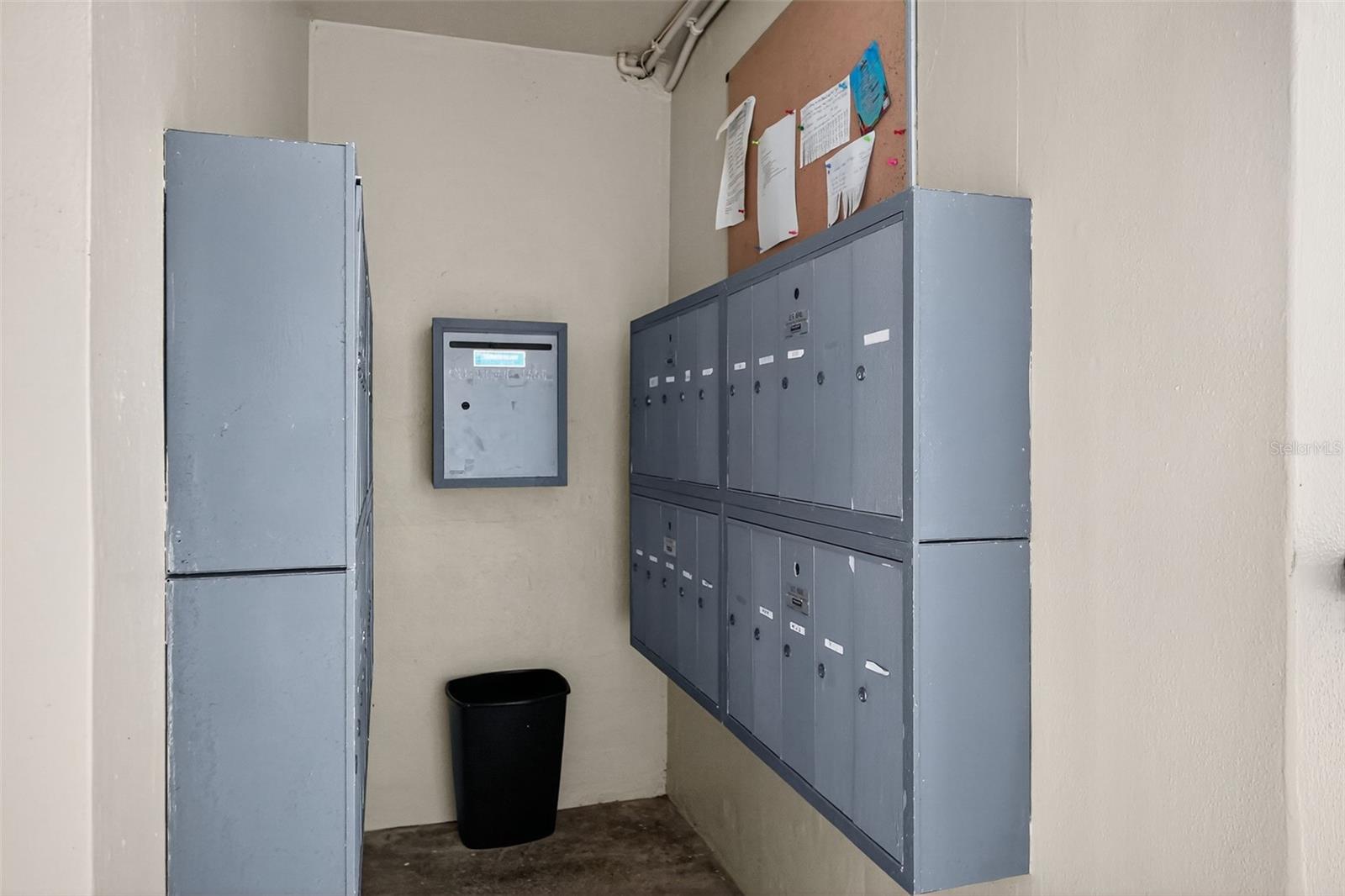 VANTAGE POINTE POOL & RACQUET CLUB CONDO - Residential