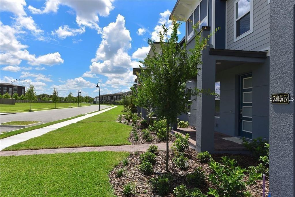 Photo of 7055 Carrickbend Lane, Orlando, FL 32819 (MLS # O6403728)