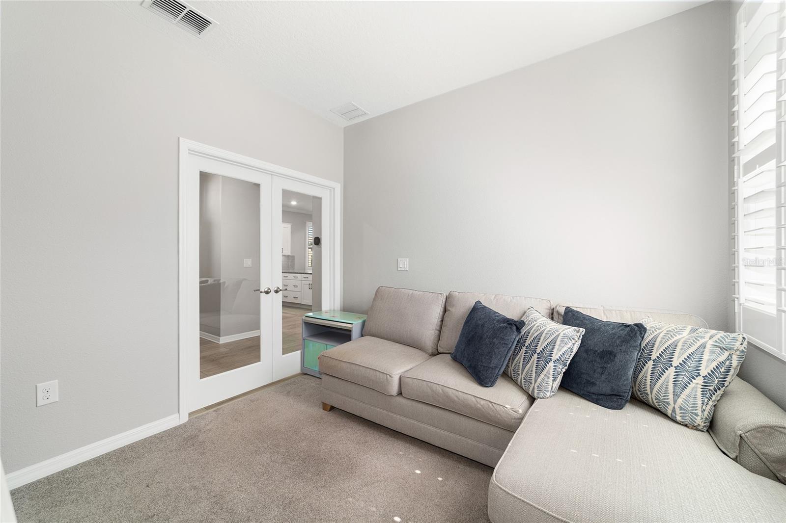 ON TOP OF THE WORLD - Residential