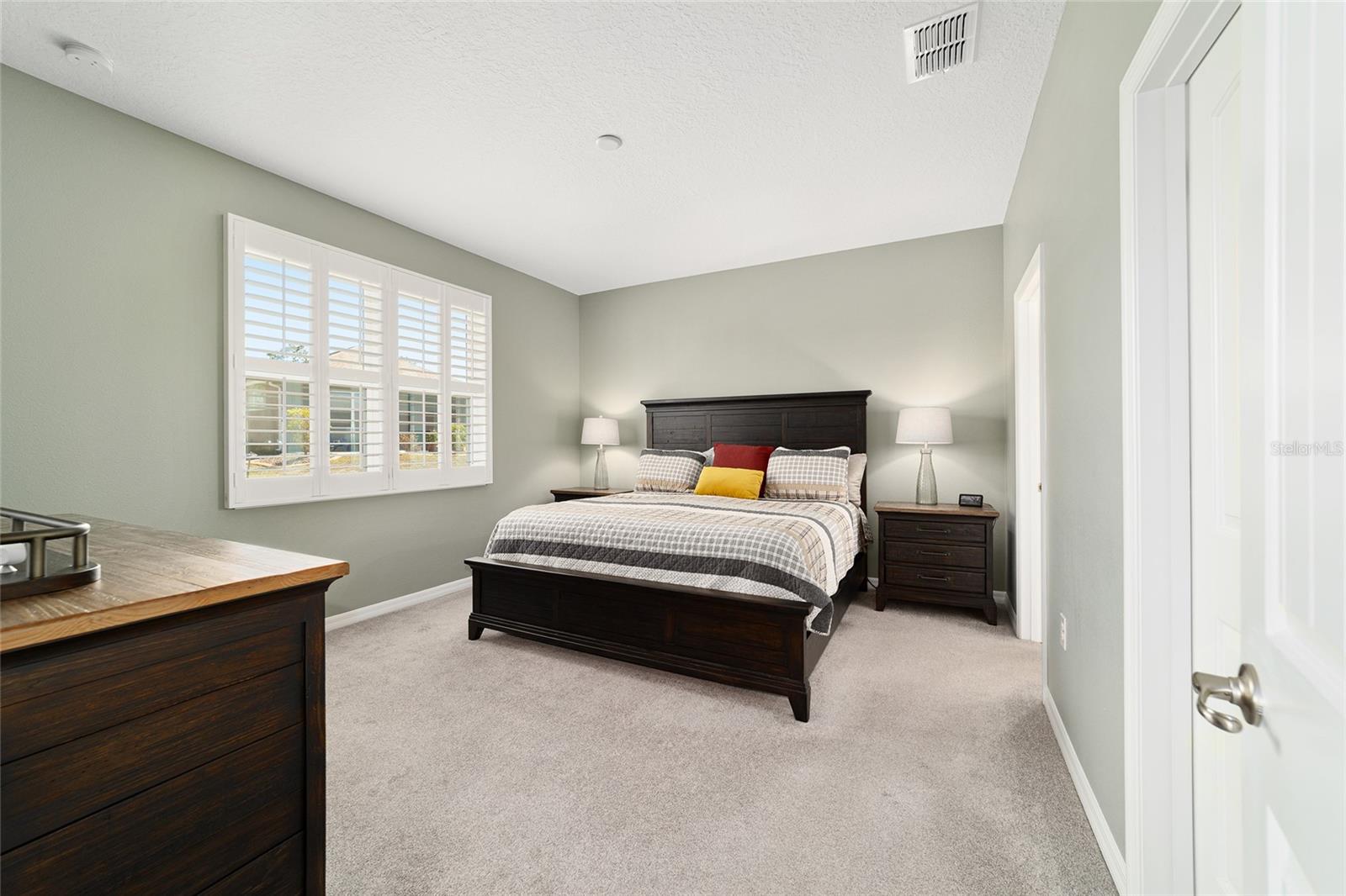 ON TOP OF THE WORLD - Residential