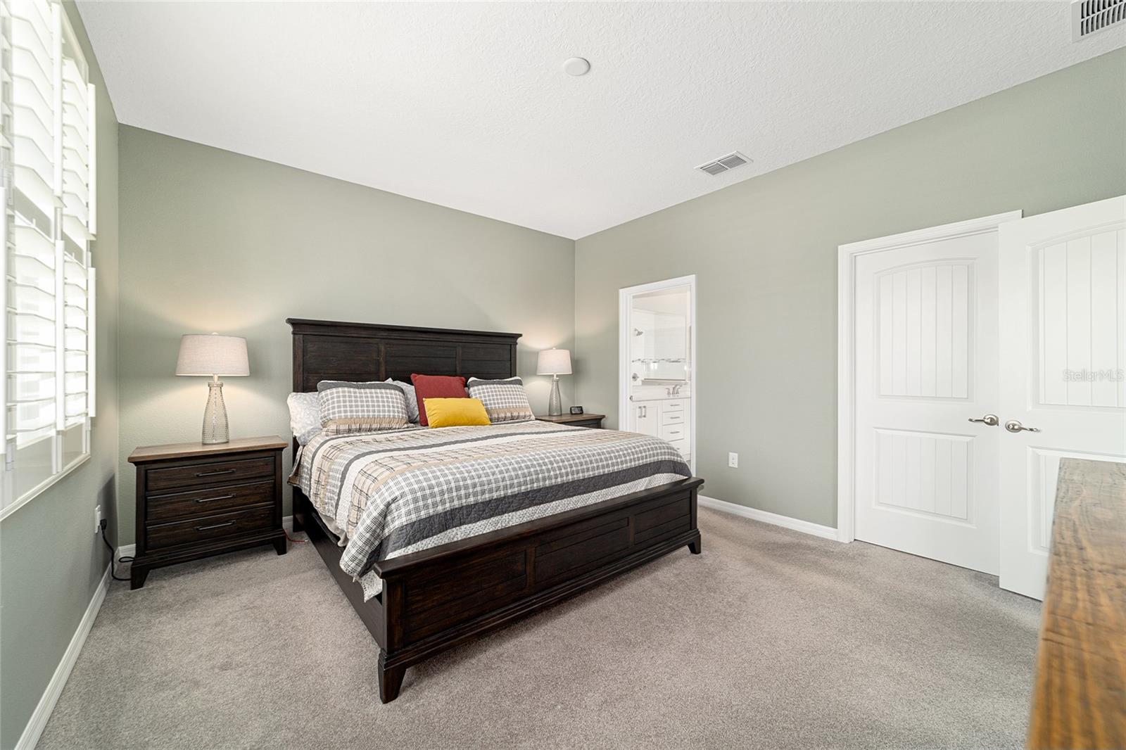 ON TOP OF THE WORLD - Residential