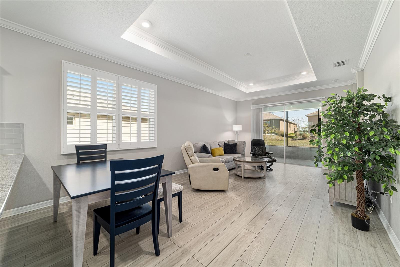 ON TOP OF THE WORLD - Residential