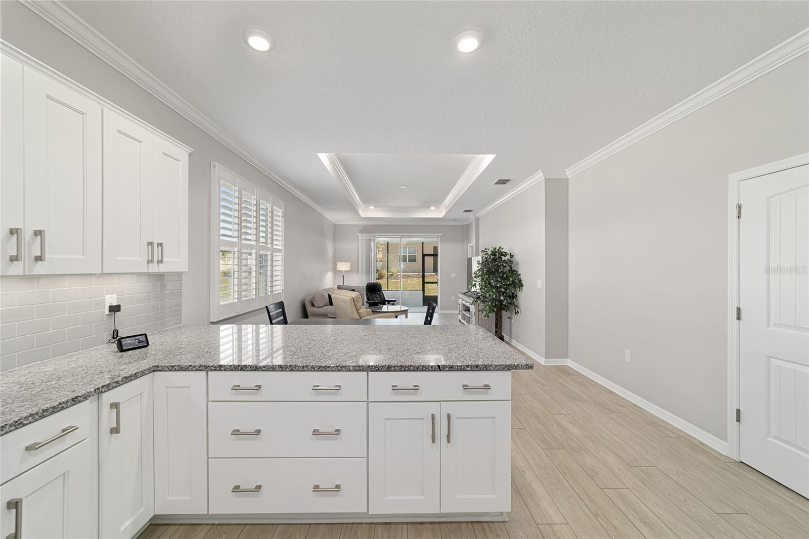 ON TOP OF THE WORLD - Residential