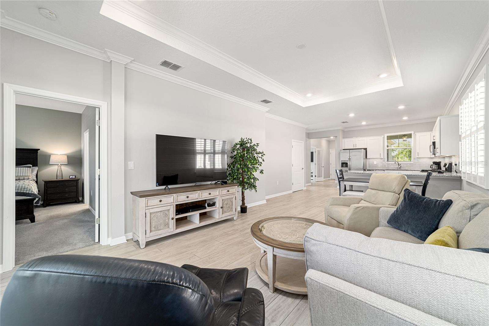 ON TOP OF THE WORLD - Residential