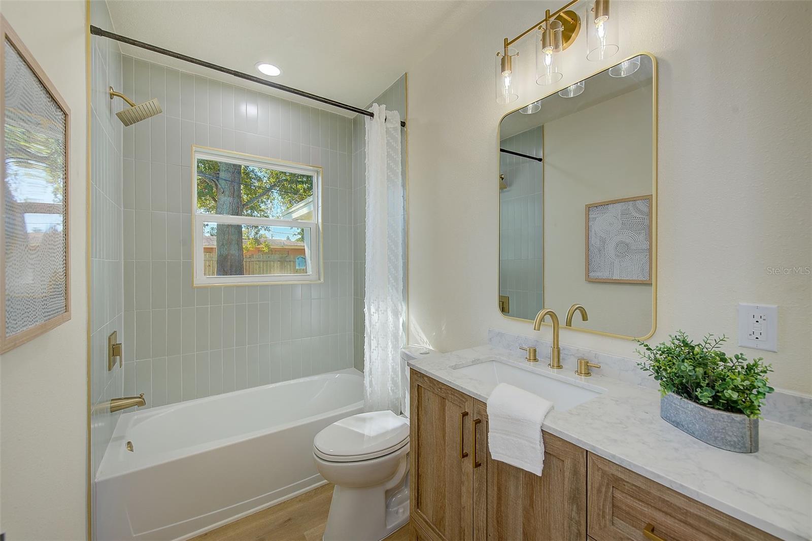 COLLEGE PARK - Residential