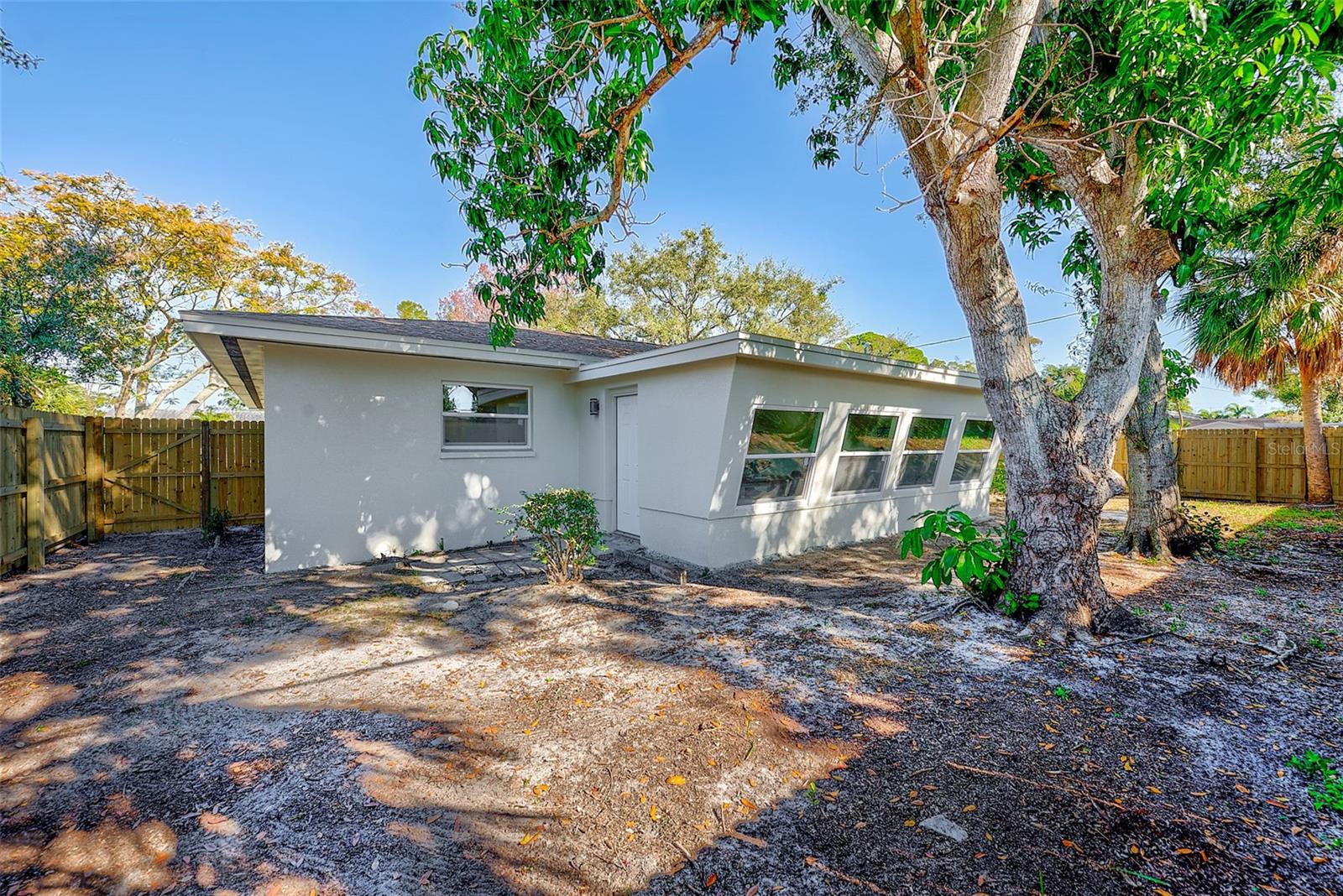 COLLEGE PARK - Residential