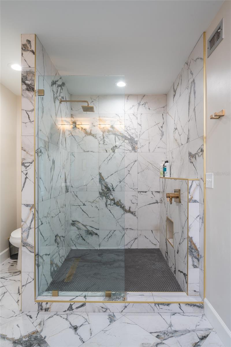 DE SOTO LAKES COUNTRY CLUB 1 - Residential Lease