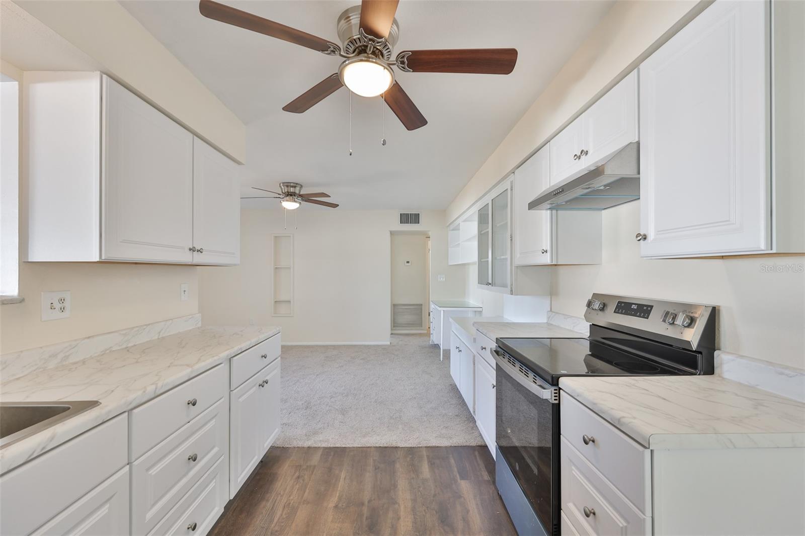 703 BEL AIR AVENUE, SUN CITY CENTER, FL, 33573 4 703 BEL AIR AVENUE