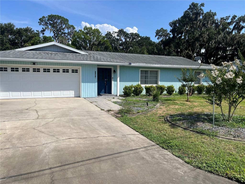 Photo of 11812 Watts Court, Tavares, FL 32778 (MLS # G5097737)