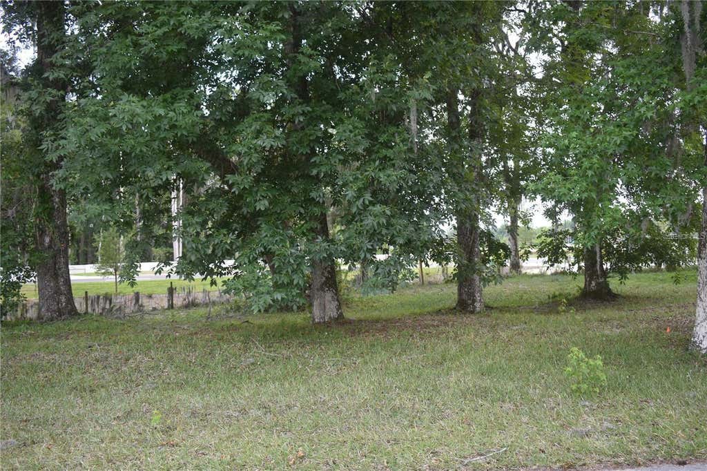 Photo of 60 Lexington Circle, Wildwood, FL 34785 (MLS # G5115938)