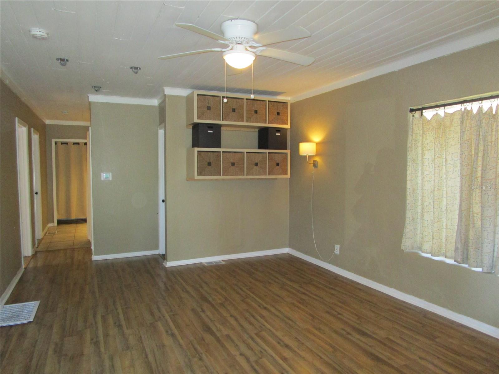 1315 E OSBORNE AVENUE