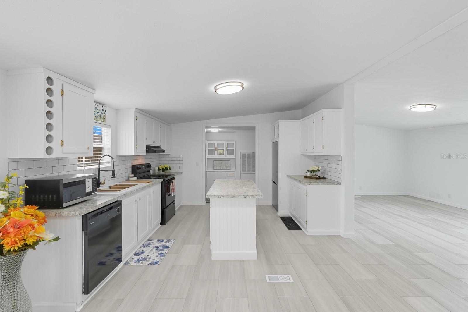 OAK BLUFF - Residential