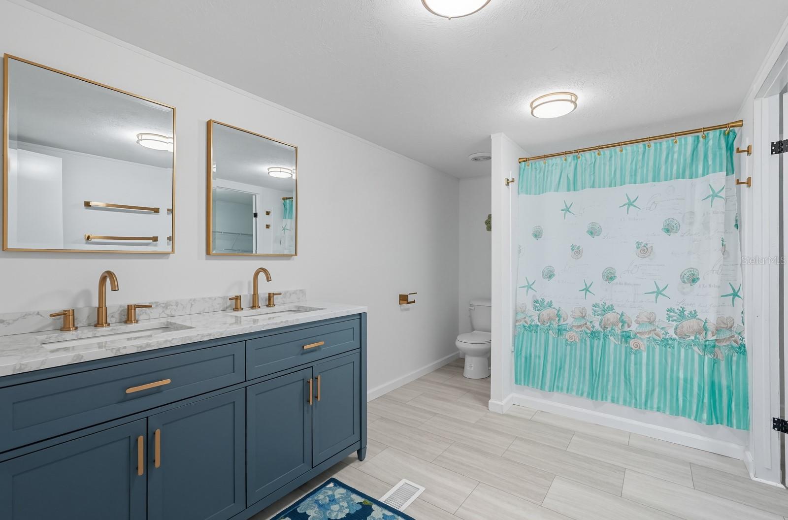 OAK BLUFF - Residential