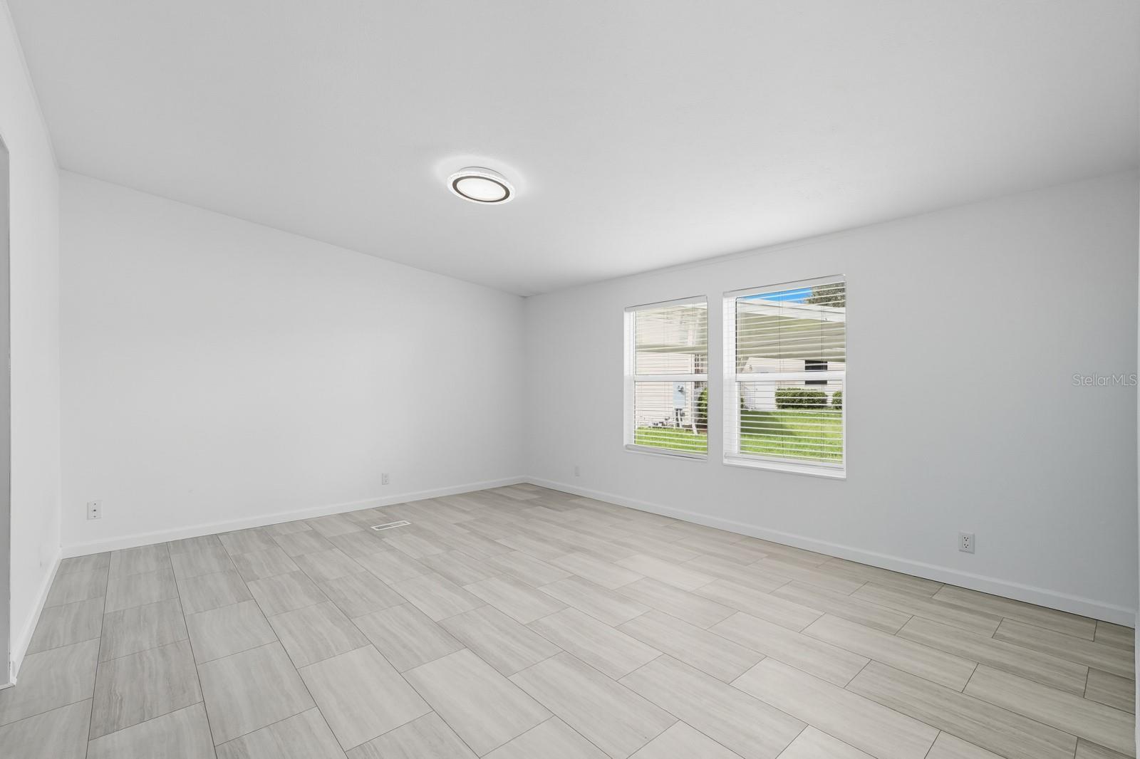 OAK BLUFF - Residential