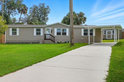 Photo of 1137 Yaupon Street, Daytona Beach, FL 32117 (MLS # V4945245)