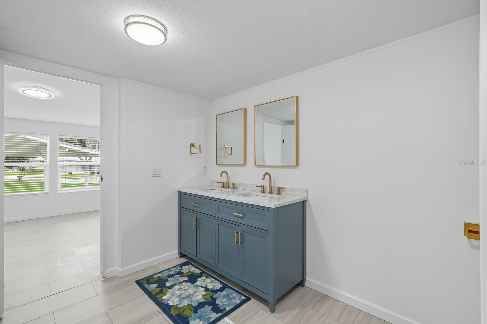 OAK BLUFF - Residential