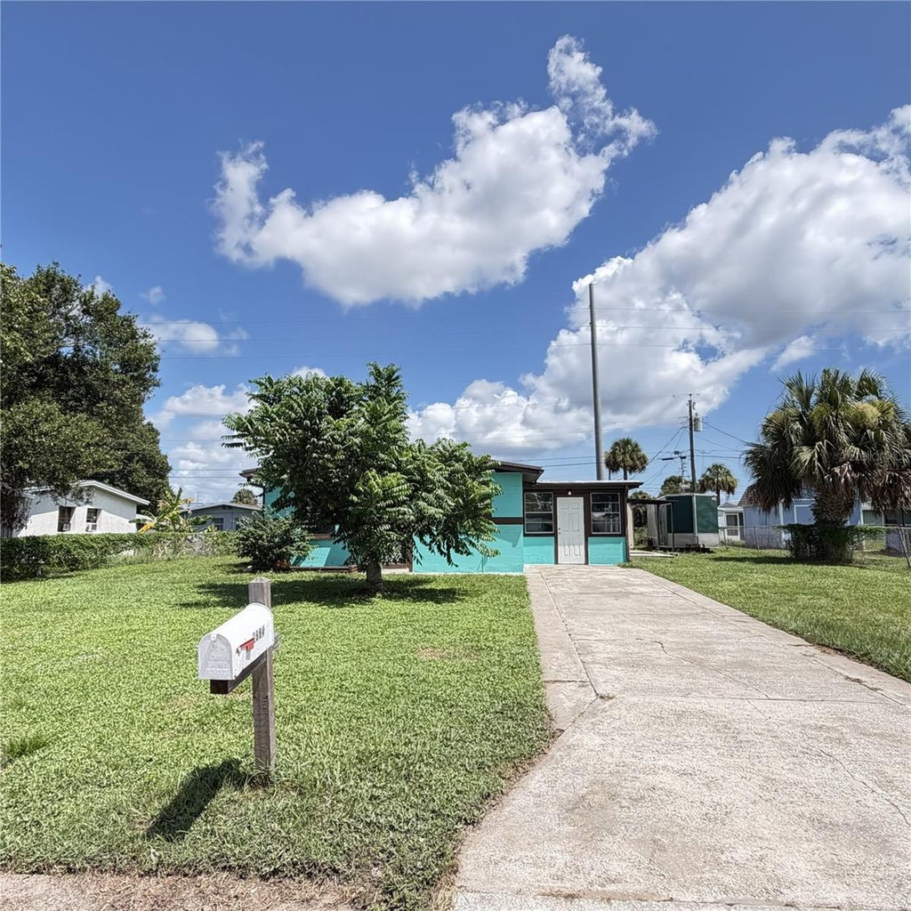 Photo of 2884 Tropic Rd, Melbourne, FL 32935 (MLS # O6434641)