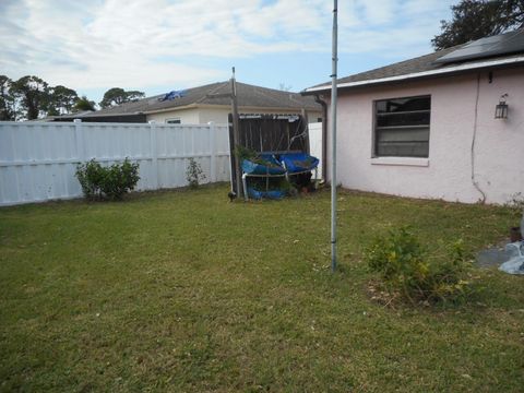 A home in EDGEWATER