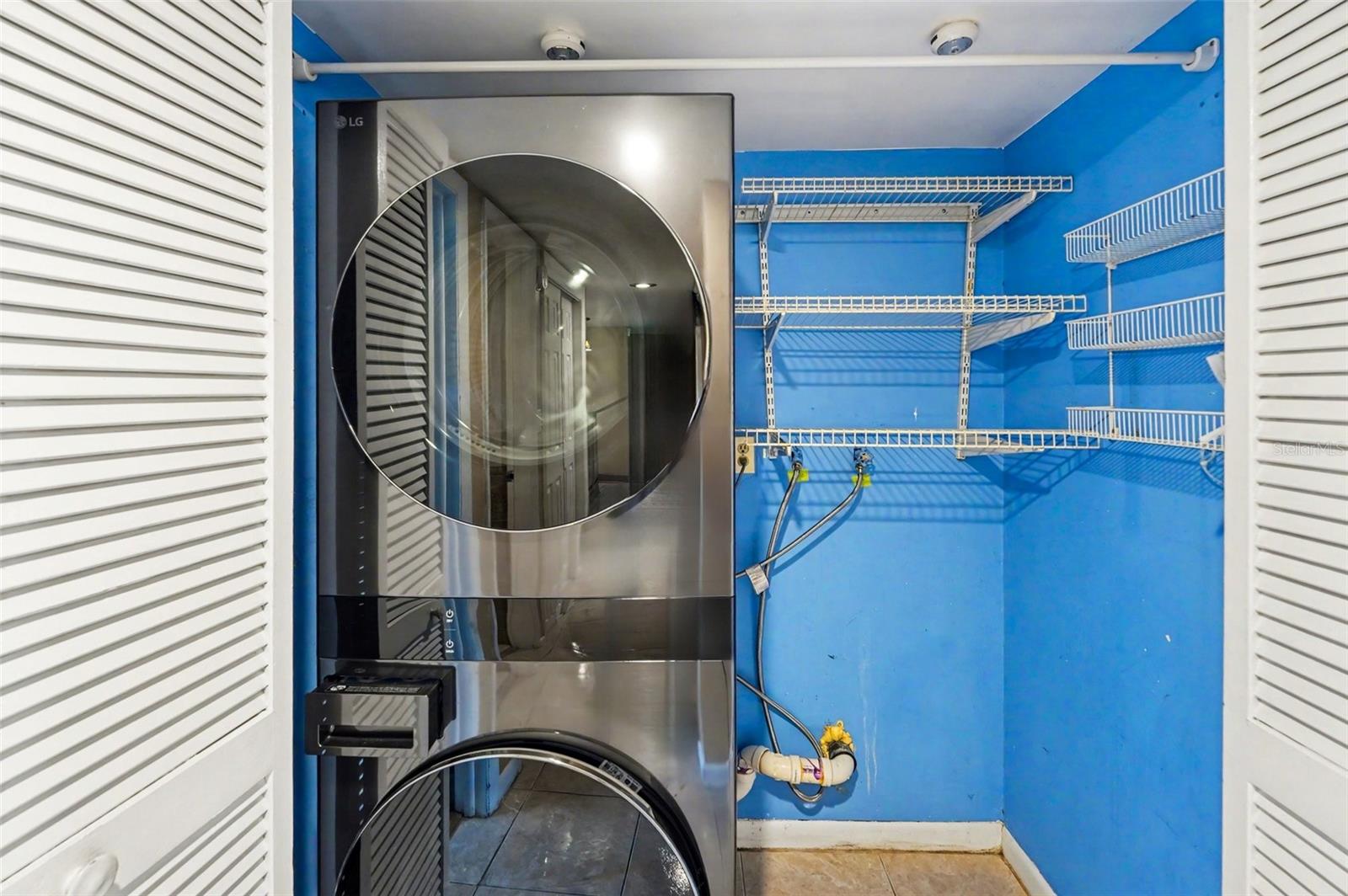 VILLAGE LAKE CONDO - Residential