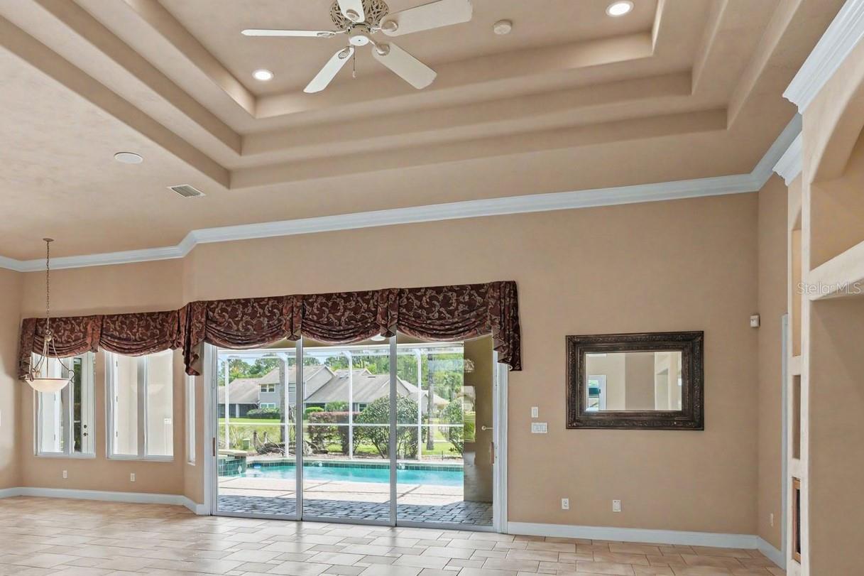 SPRUCE CREEK FLY IN - Residential